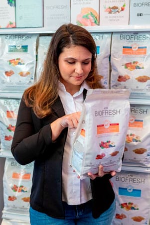 Busca por alimentos mais saudáveis faz aumentar o consumo do segmento super premium natural para cães e gatos